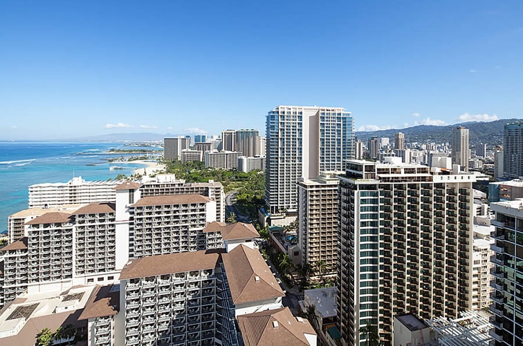 海・山・街を一望