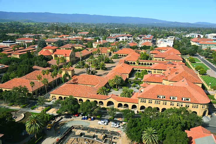 スタンフォード大学（正式名称：リーランド・スタンフォード・ジュニア大学）