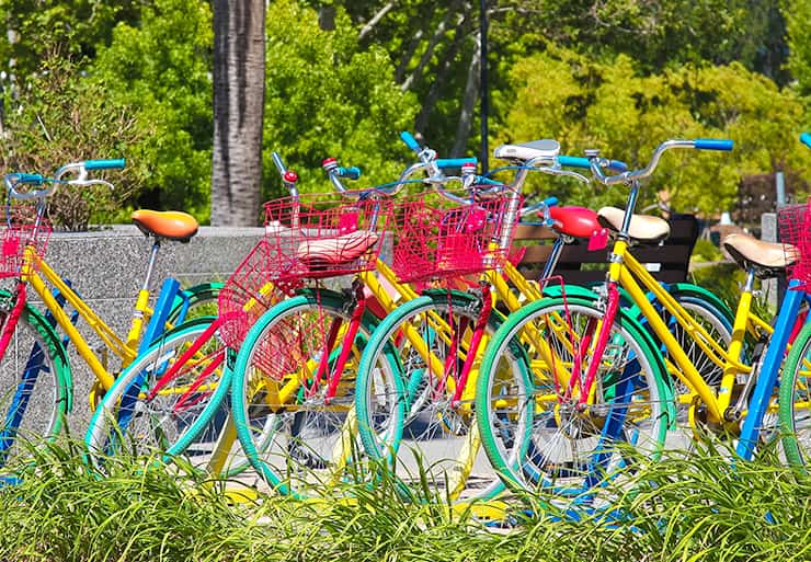 Googleロゴカラーのオシャレな自転車