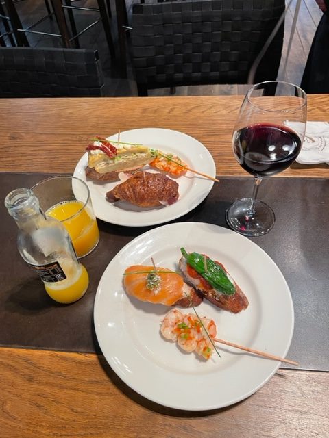 「V.O Tapas Bar」でタパス