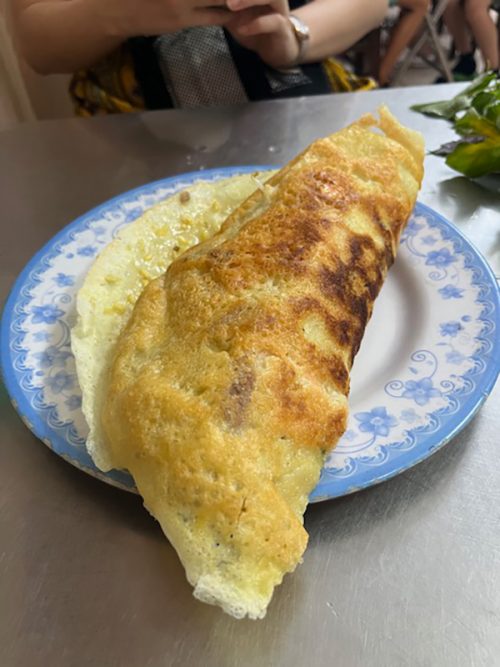 こちらがホーチミン名物 ベトナム風お好み焼きバインセオ