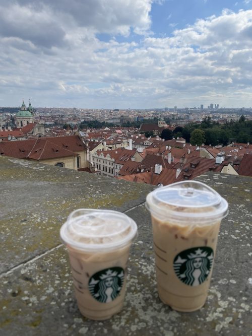 「スターバックス コーヒー（プラハ城店） 」からの眺め