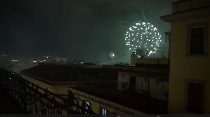 ホテルのベランダから見たカウントダウンの花火