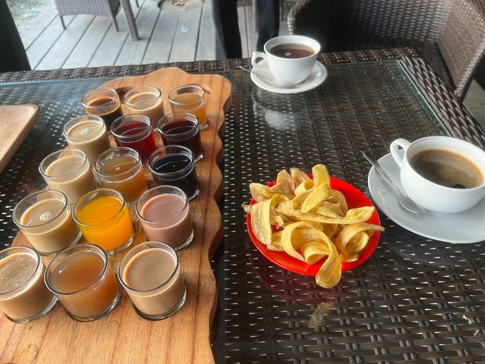 コーヒー農園での試飲