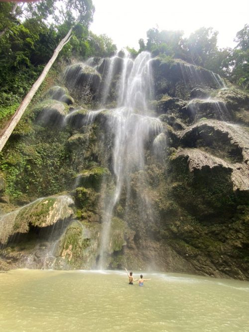 ツマログ滝（Tumalog Falls）