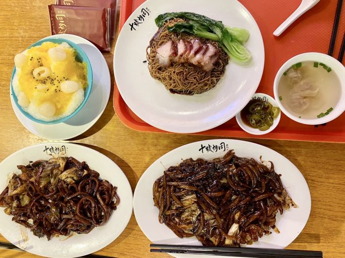 ロット10フードコートで食べた麺類とデザート